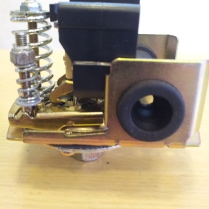 RƠLE TỰ NGẮT MÁY BƠM